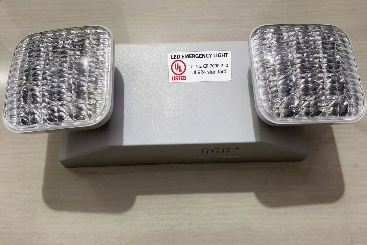 ORASKA CR-7090-220 UL Listed 10W Twin Head Emergency Fog Light – 3-4 Hr Backup